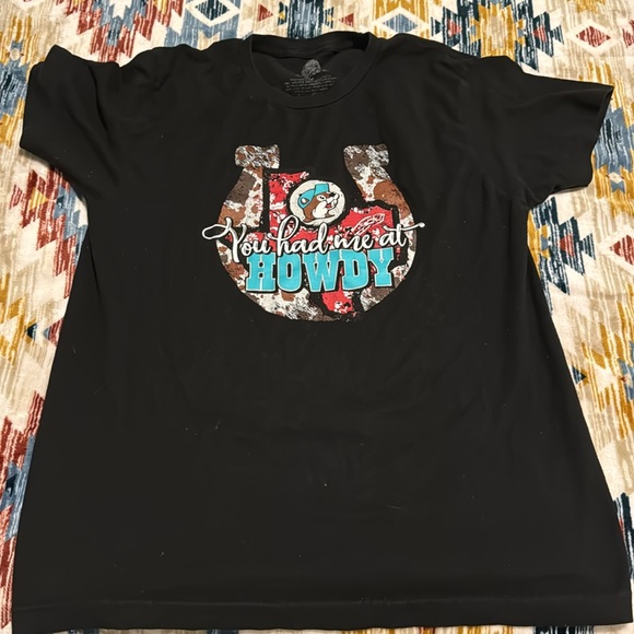 Buc-ees shirt - Picture 2 of 3